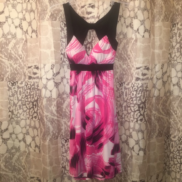 Vibrant pink/white dress w/ black straps open back - Picture 1 of 2